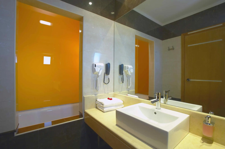 Atlantis Beach Hotel photo 10