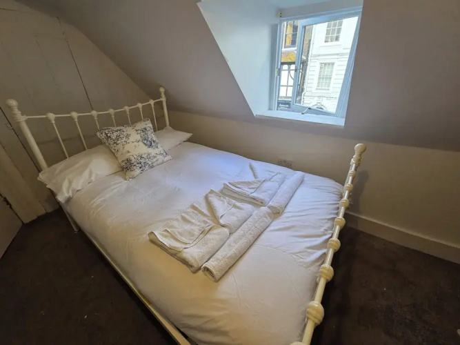 3-bed Seaside Haven - Sleeps 7 & Pet Friendly