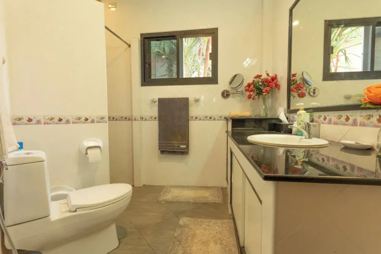 Thai-Style Villa with Charm V114