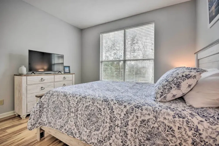 2 Bedrooms Apartment