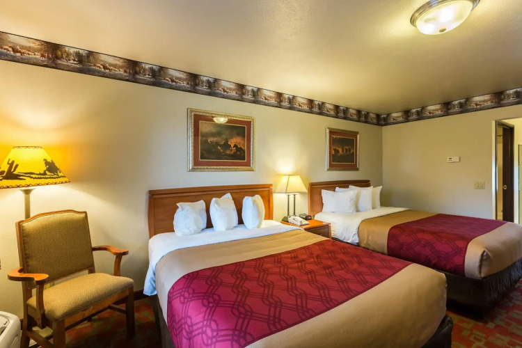 Harmony Inn & Suites