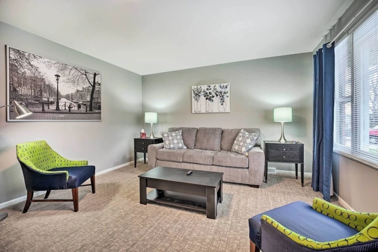 2 Bedrooms Apartment