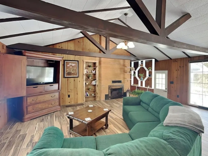 2 Bedrooms Cottage