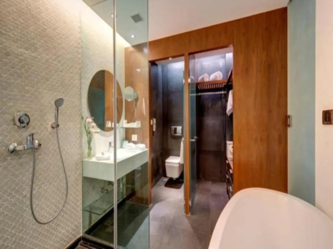 The Hotel Hindusthan InternationalOver view