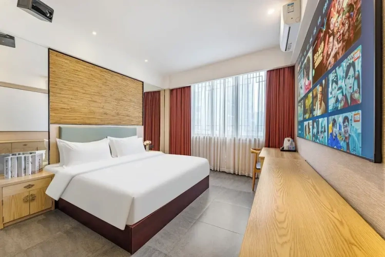 Superior Double room with city view