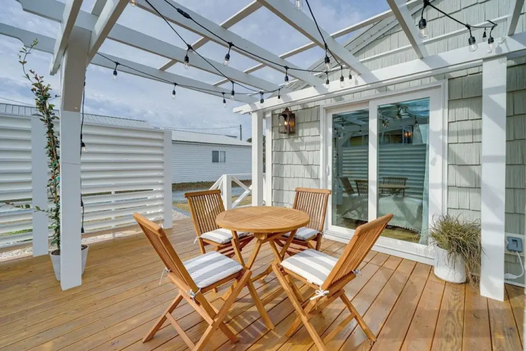 Vintage Surf City Cottage - 132 Steps to Beach!