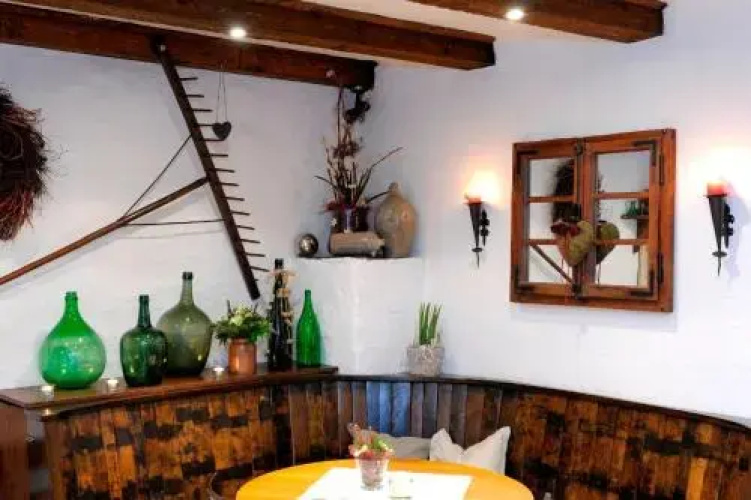Wein- und Gästehaus M. Bai