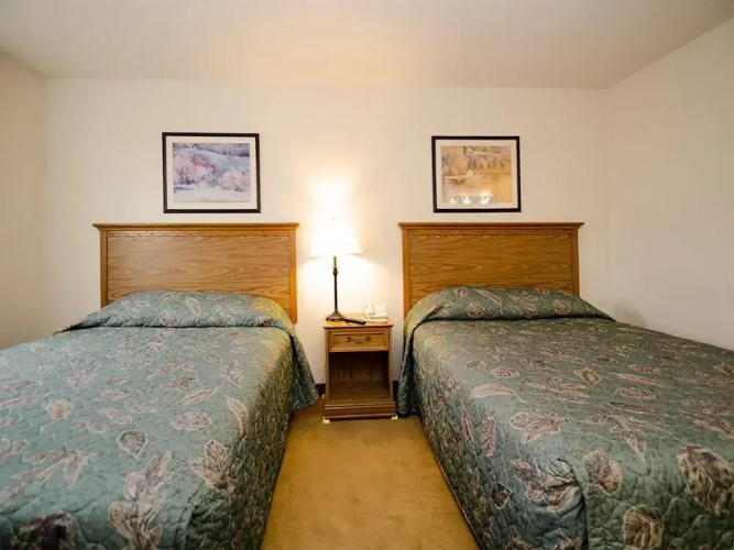 Urbana Inn & Suites
