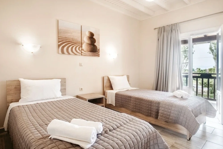 2 Bedrooms Apartment