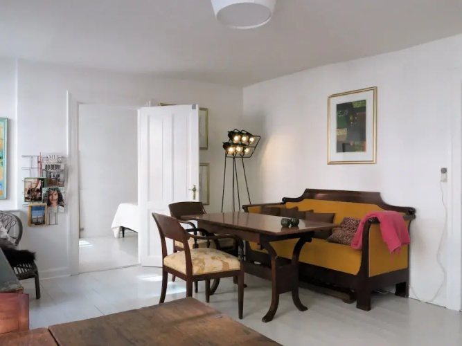 apartment historical building 1374-1