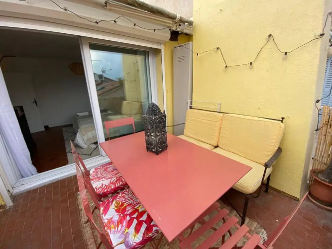 06M - Vieil Antibes beau duplex avec terrasse vue mer