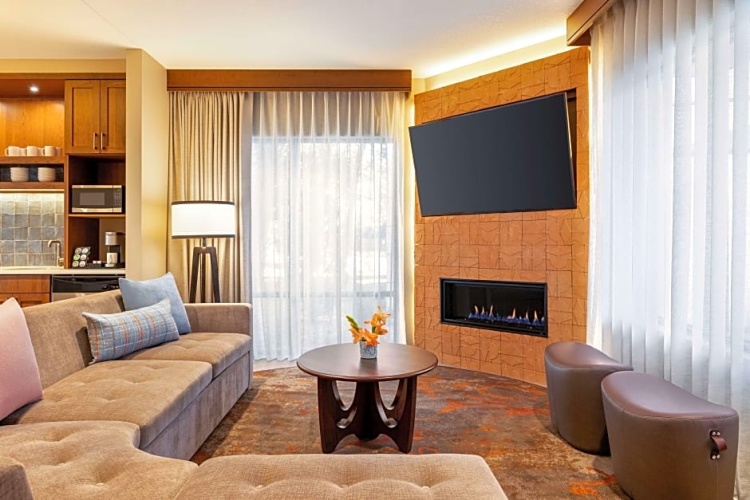 2 Bedrooms Standard Sextuple room with balcony