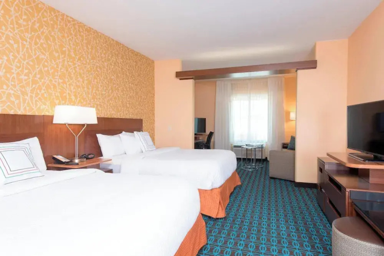 Fairfield Inn & Suites