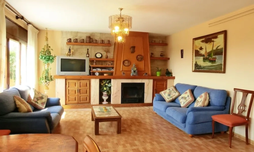 6 Bedrooms Family Villa with view