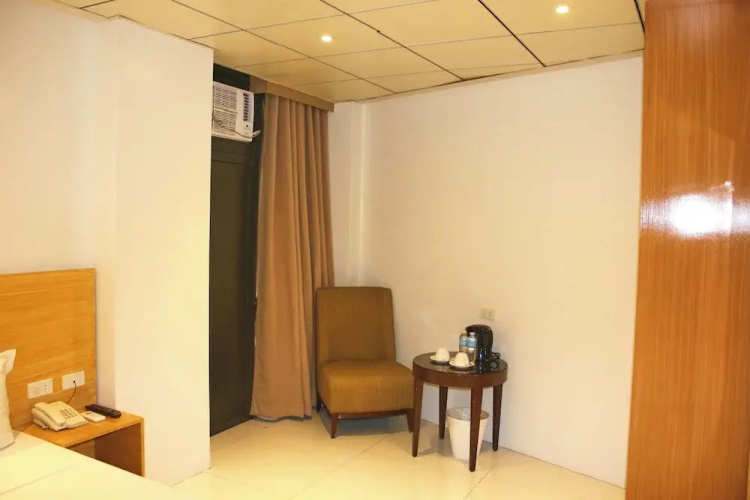 LuxeLite Suites Pasay