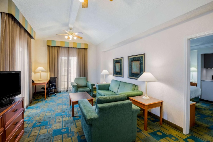 Double Suite