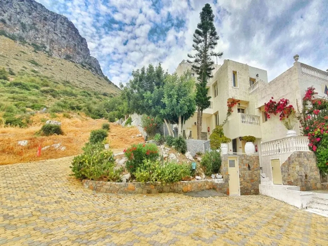 1 Bedroom Standard room with balcony and with garden view