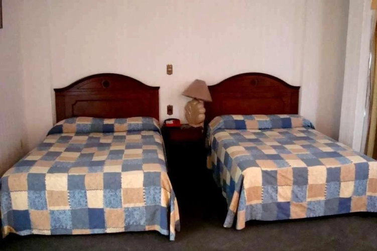 Leo Hotel