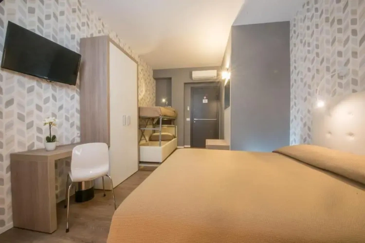 Standard Quadruple room