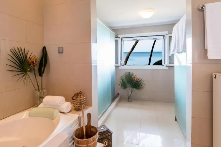 Azzuro Beach House