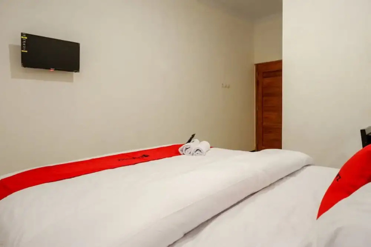 RedDoorz @ Losari Area 2