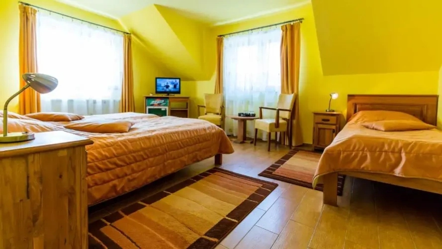 Standard Triple room
