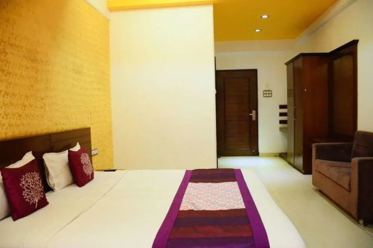 Treebo Reveniir Resort with Pool