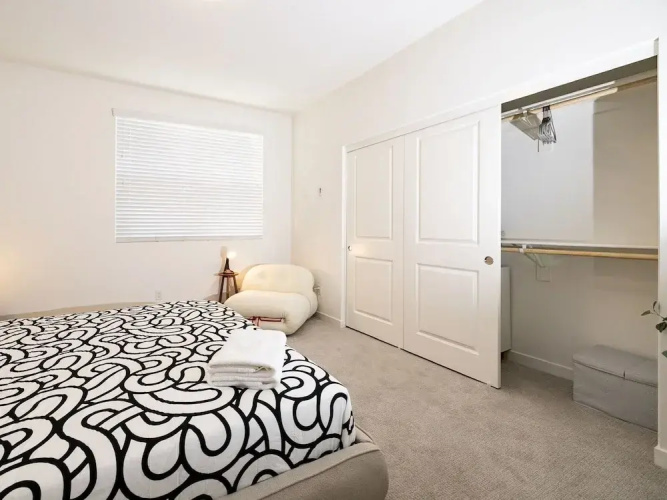 Modern Designer Stay Bright Chic Spacious