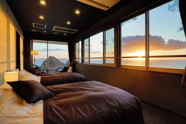 Executive Quadruple room with ocean view