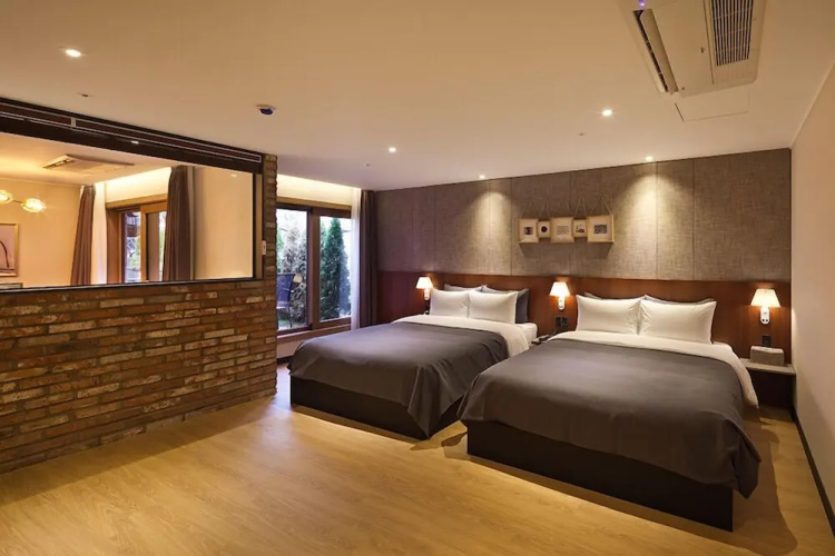 Brown-Dot Hotel Seomyeon