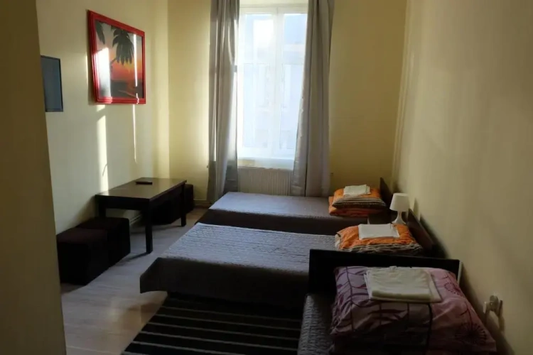 2 Bedrooms Apartment