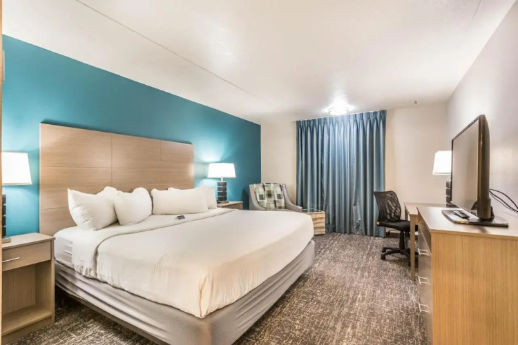 EverSpring Inn & Suites Marshall