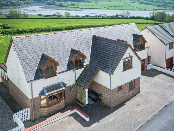 Highfield - 5 Bedroom Holiday Home - Pembroke Dock - Pembroke Dock