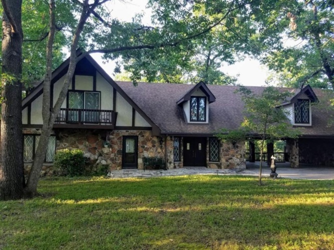 4 Bedrooms Cottage