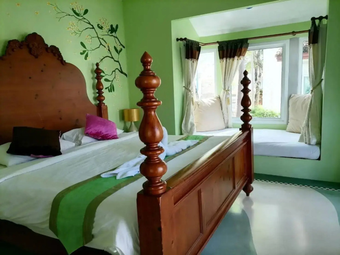 Baan Montra Beach Resort