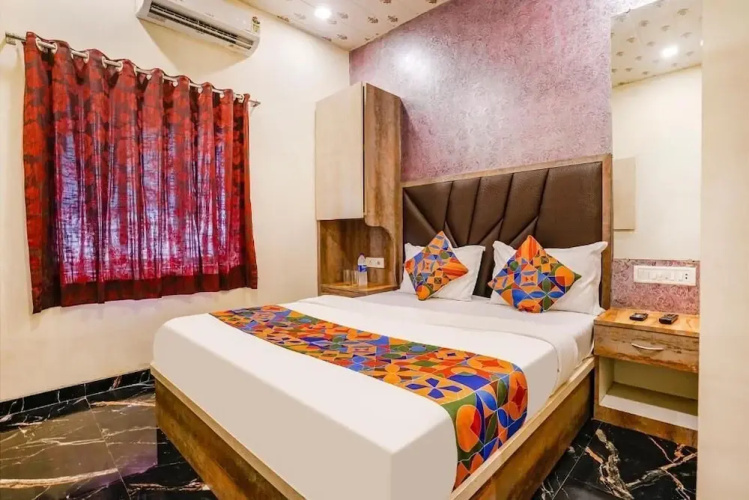 Hotel Priceless