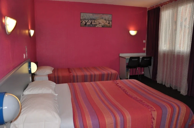 Standard Triple room