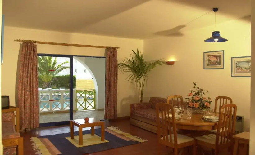 Alta Oura Apartments