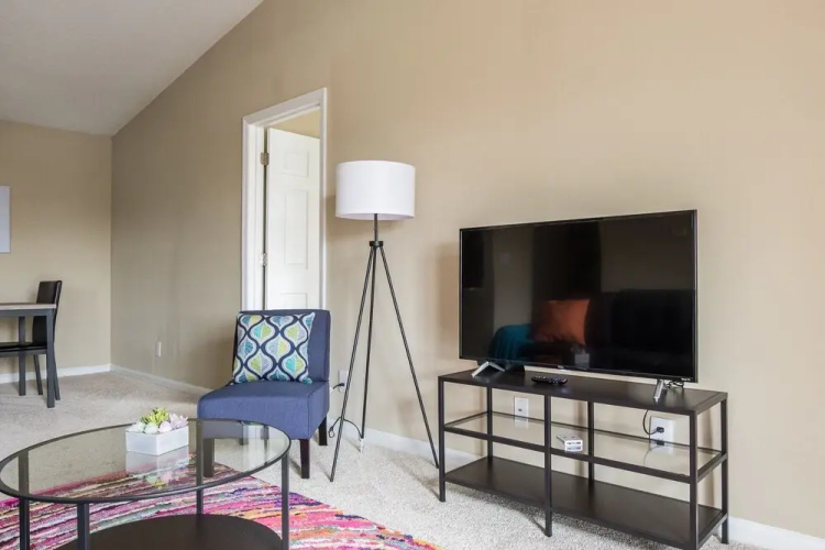 Spacious Uptown Apartments