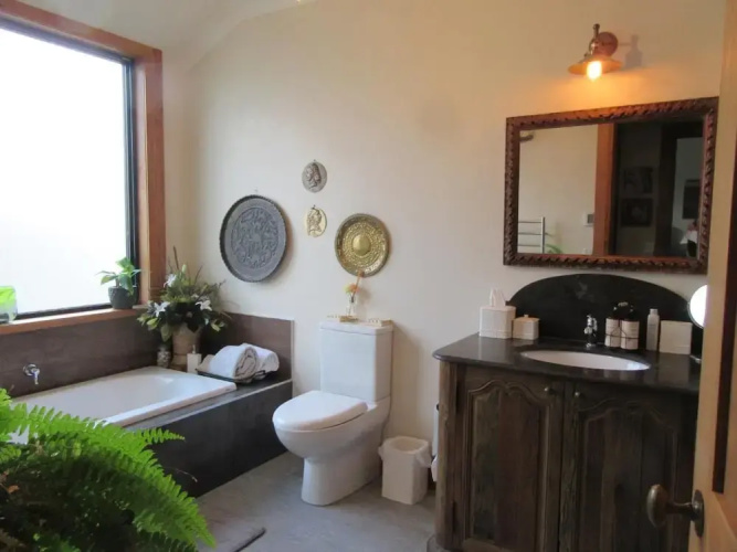 Redwood Valley B & B
