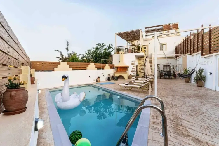 3 Bedrooms Villa