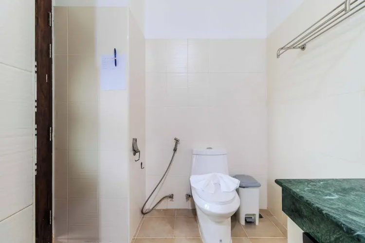 2BR with Pool Near Beaches V267
