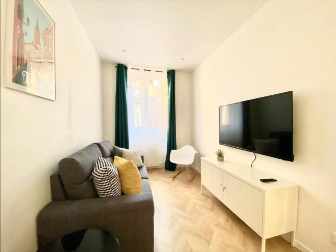 1 Bedroom Apartment
