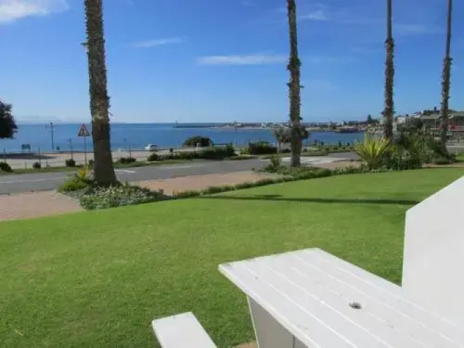 Point Village Accommodation - Santos 7