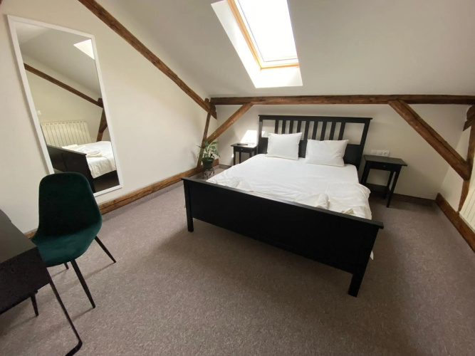Theater Guesthouse with Parking