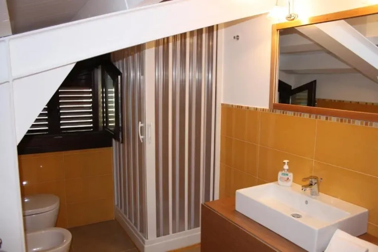 2 Bedrooms Attic Apartment