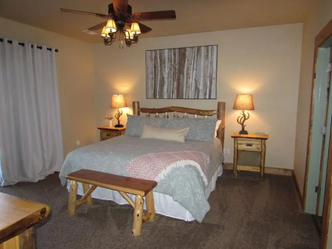 Lodge Style Condo B-8 with Dock Access by RedAwning