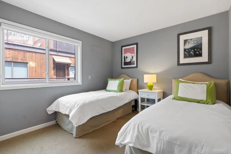 4 Bedrooms Cottage
