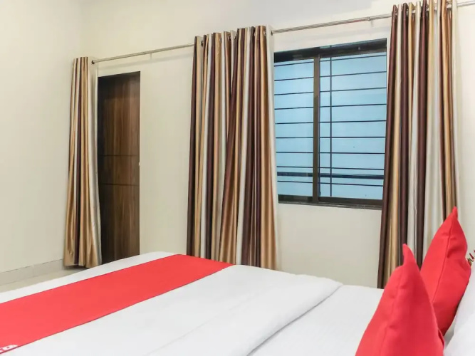 OYO 22692 Flagship Strand Resort
