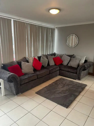 Charming 3-bed Chalet in Kidwelly
